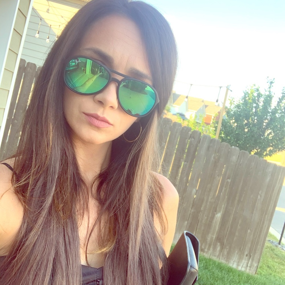 Meet your Posher, Jessica